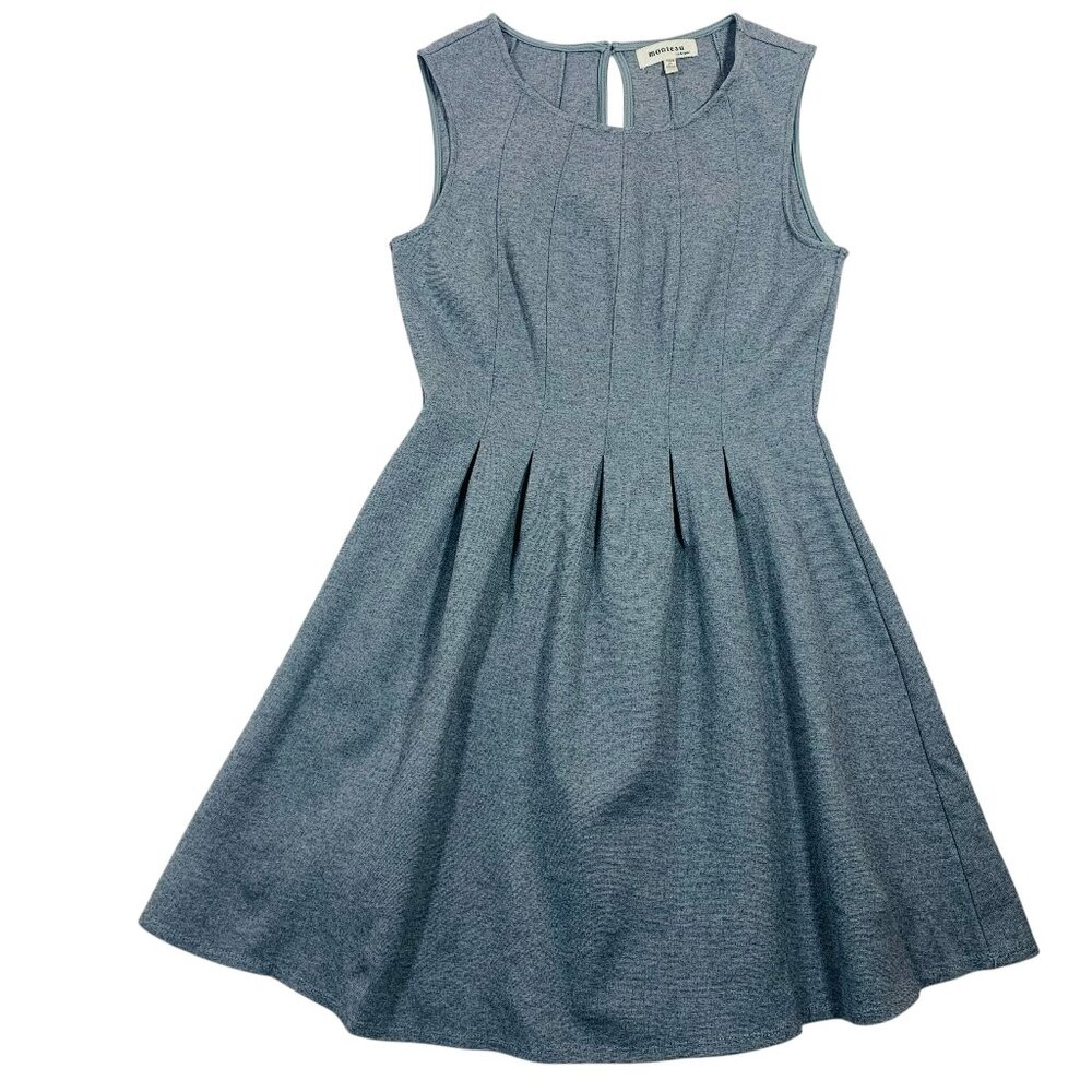 Monteau fit and flare  cute sleeveless round neckline grey dress sz med
